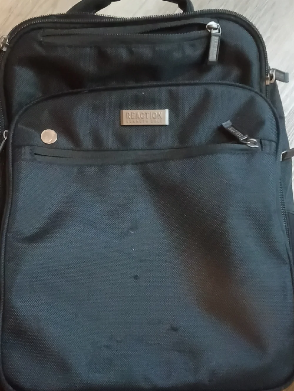 Kenneth Cole Reaction Black Compact Laptop Messenger Bag